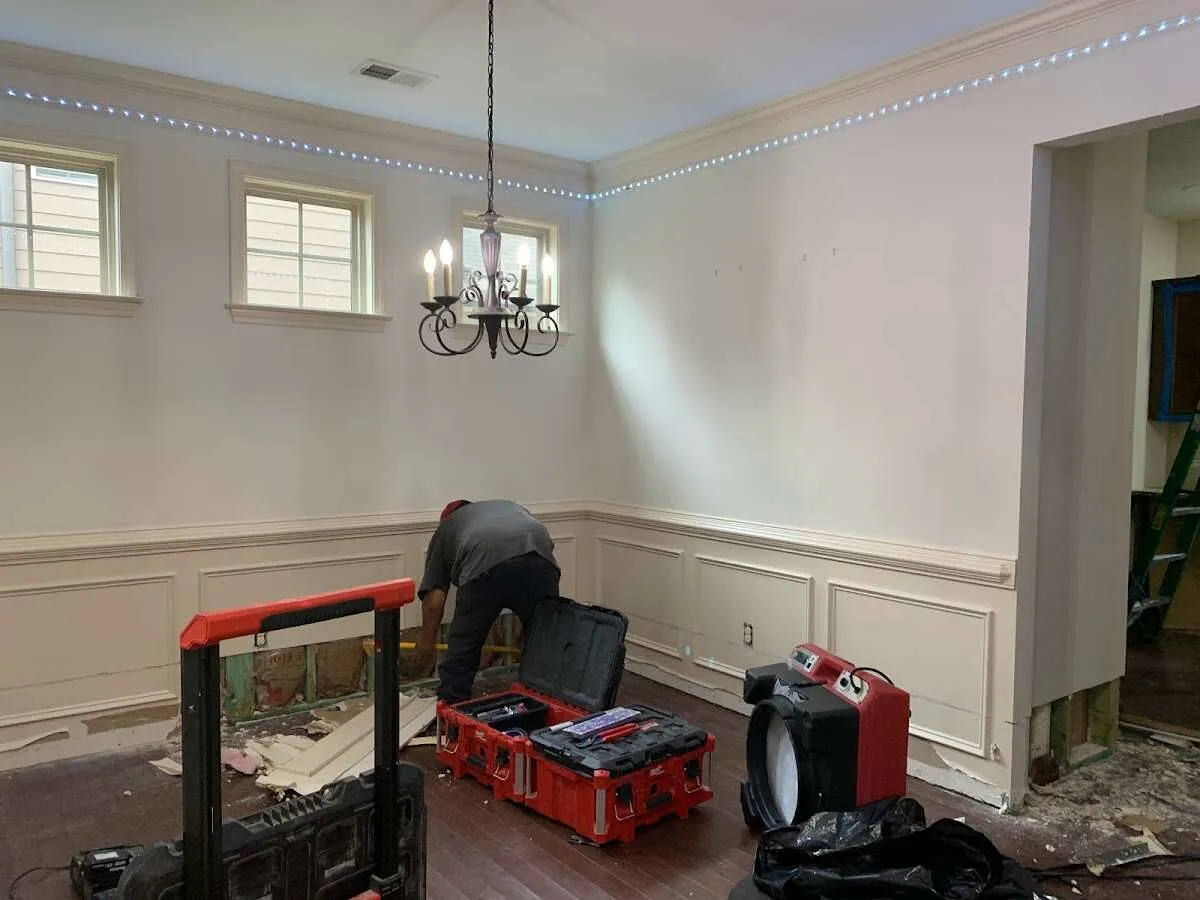 Restoration technician with professional equipment in Bloomfield